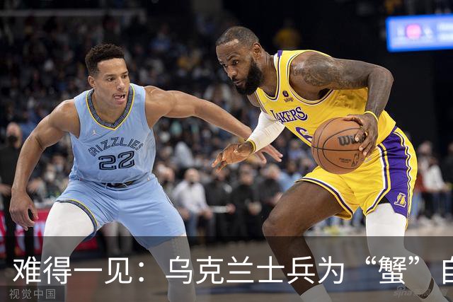 难得一见：乌克兰士兵为“蟹”自行榴弹炮更换炮管 解读其中细节